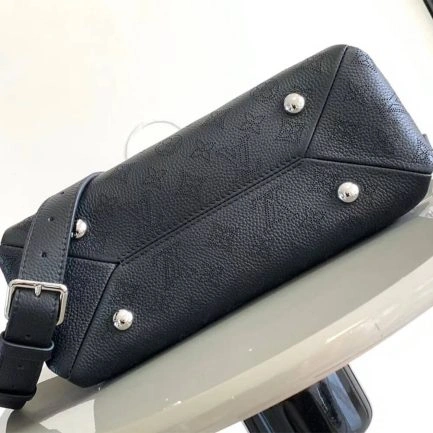 LV Hand It All PM UrbanStyle 210