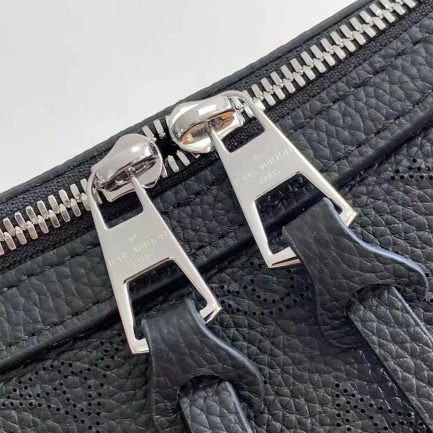 LV Hand It All PM UrbanStyle 210