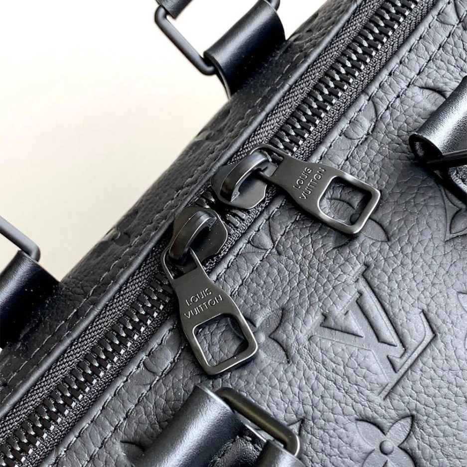 LV Keepall Bandoulière Sleek 251