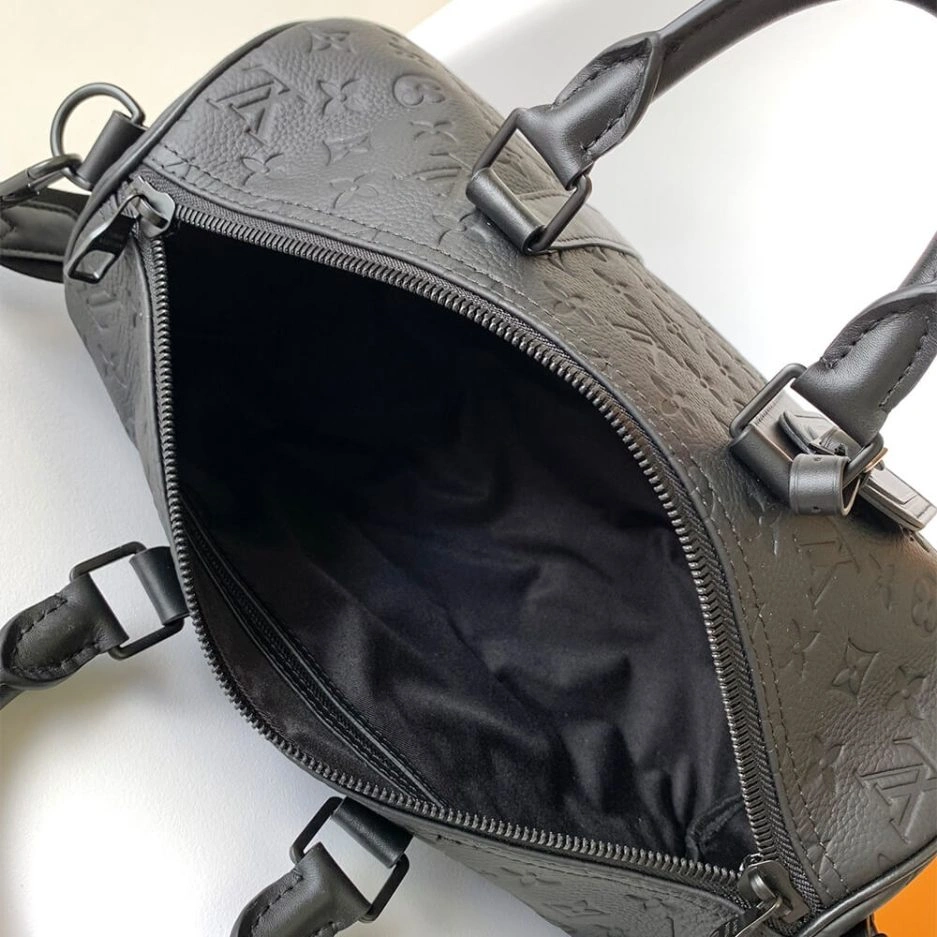 LV Keepall Bandoulière Sleek 251