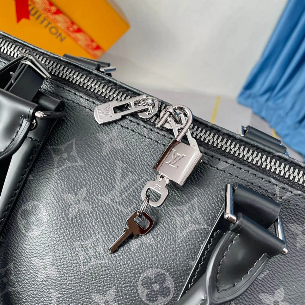 LV Keepall Bandoulière ZipUp 242