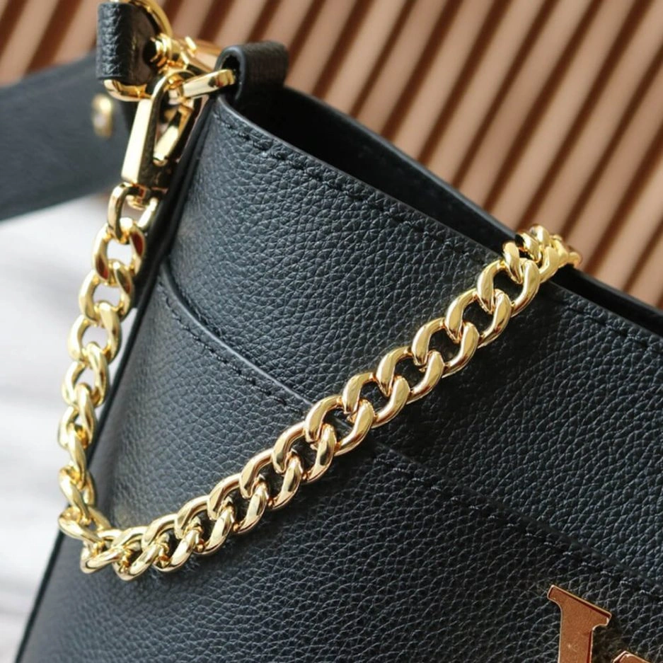 LV Lock and Walk ZipUp 348