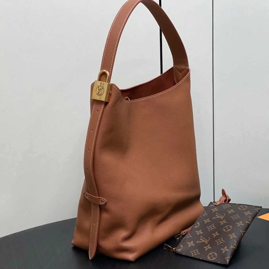 LV Low Key Hobo MM Affordable 324