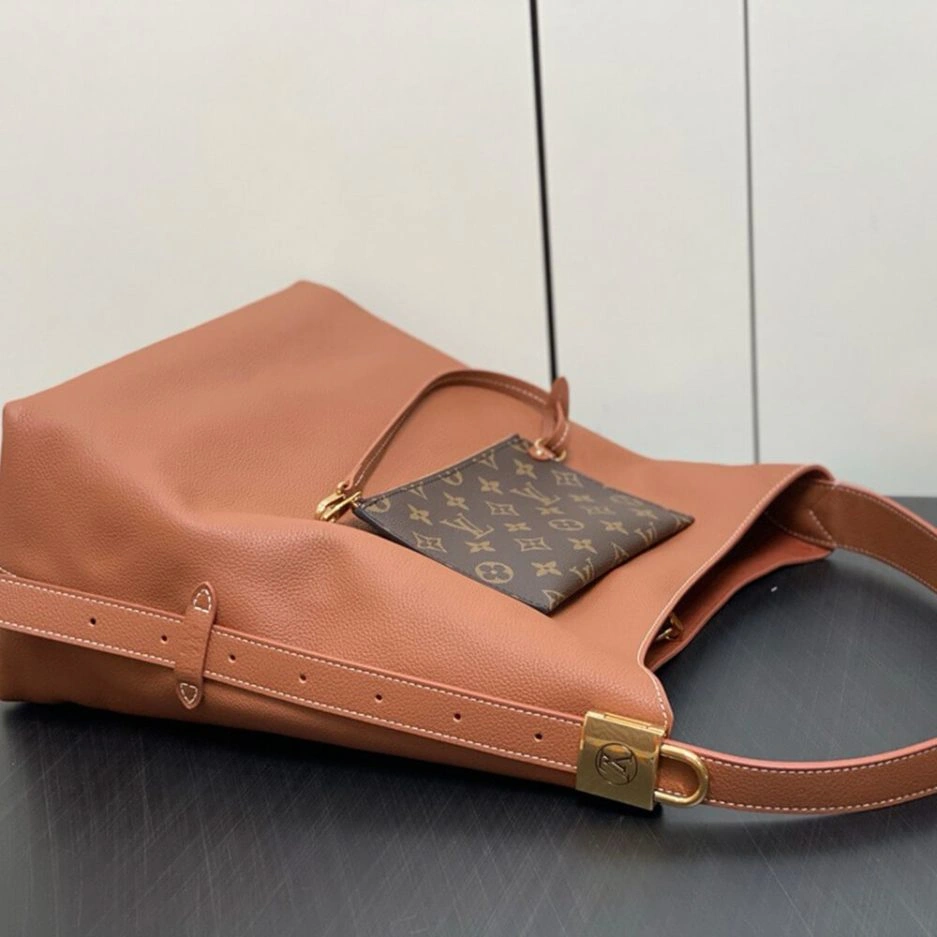 LV Low Key Hobo MM Affordable 324
