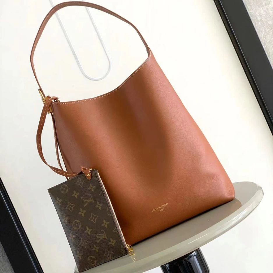 LV Low Key Hobo MM WaterResistant 281