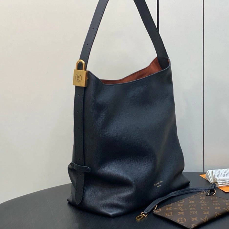 LV Low Key Hobo MM Lightweight 355