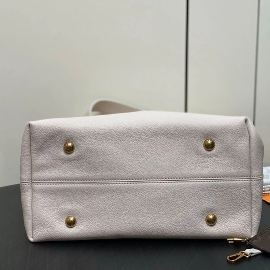 LV Low Key Hobo MM Affordable 326