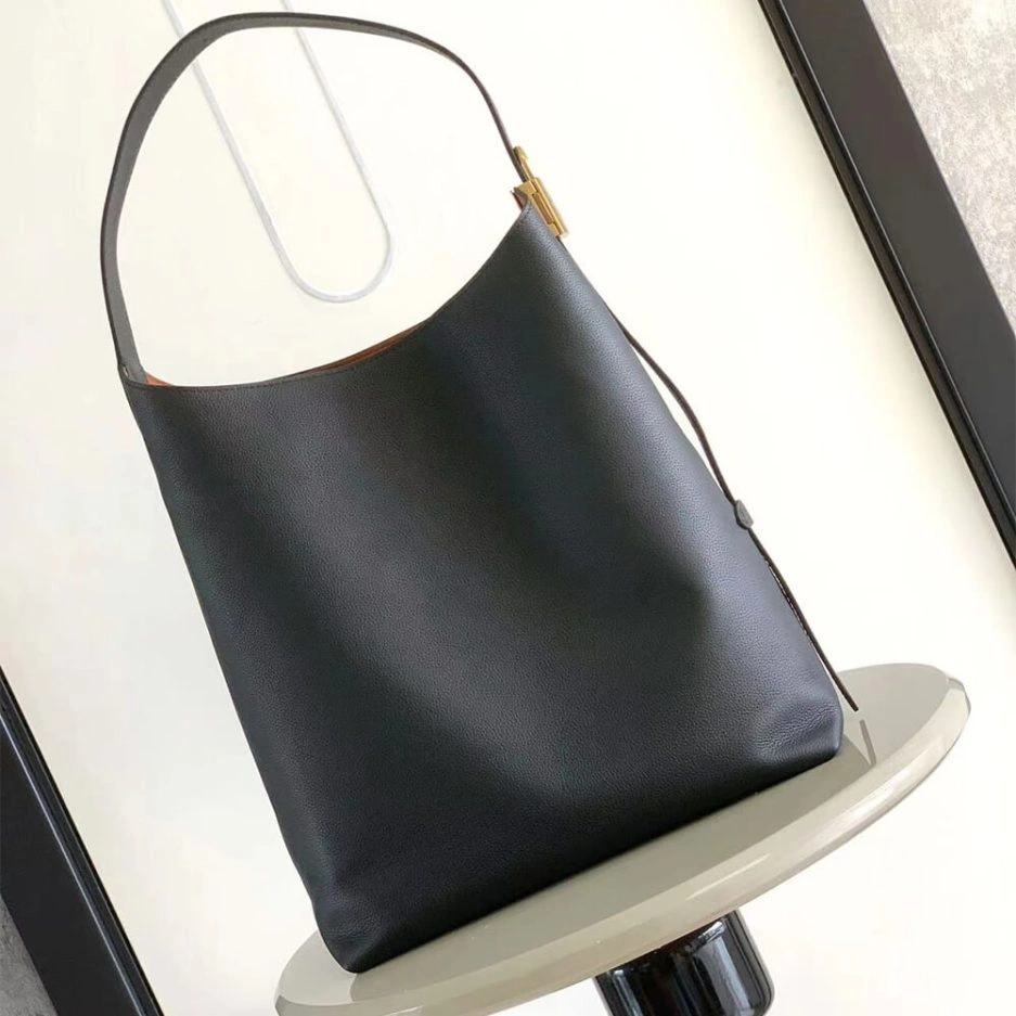 LV Low Key Hobo MM AllSeason 291