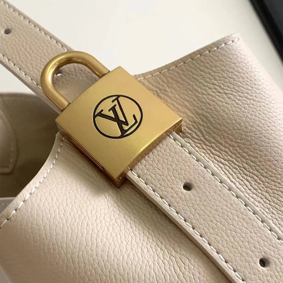 LV Low Key Hobo MM Practical 279