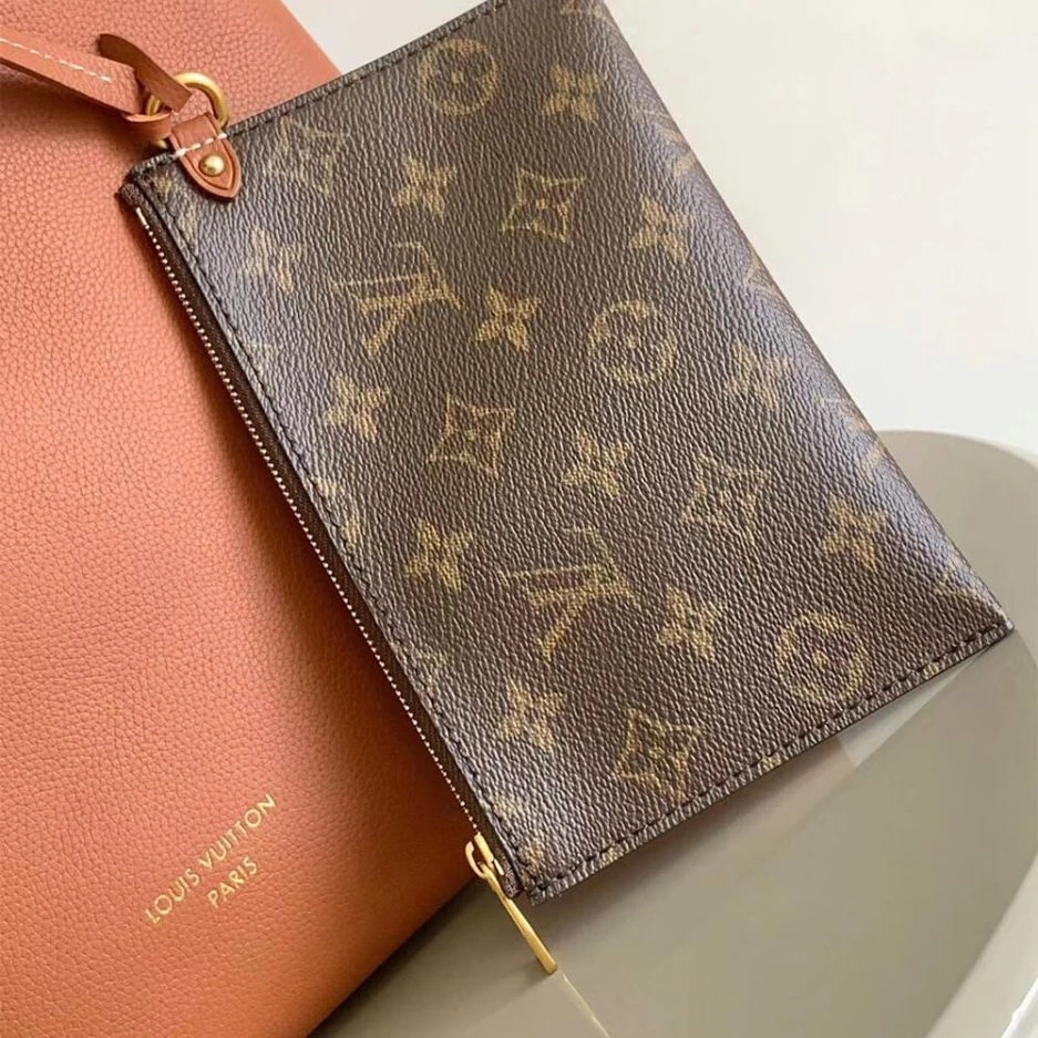 LV Low Key Hobo MM WaterResistant 281
