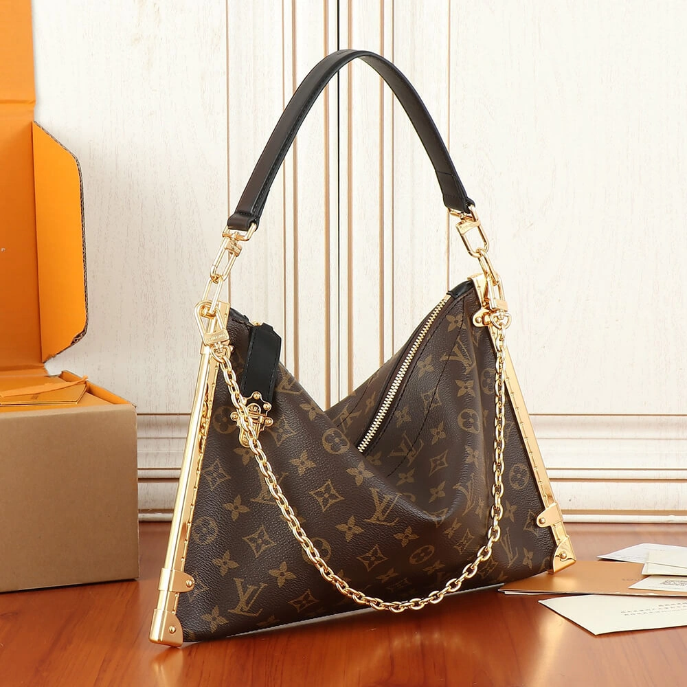 LV Lucky Trunk Cozy 223