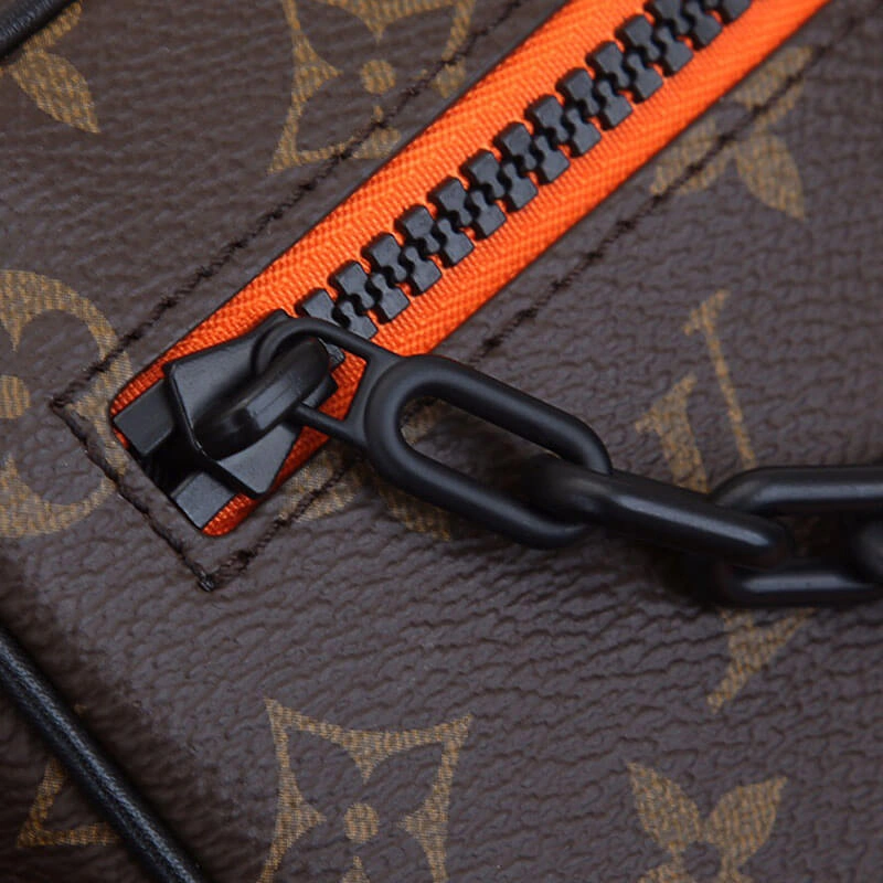 LV Mini  Trunk Effortless 674
