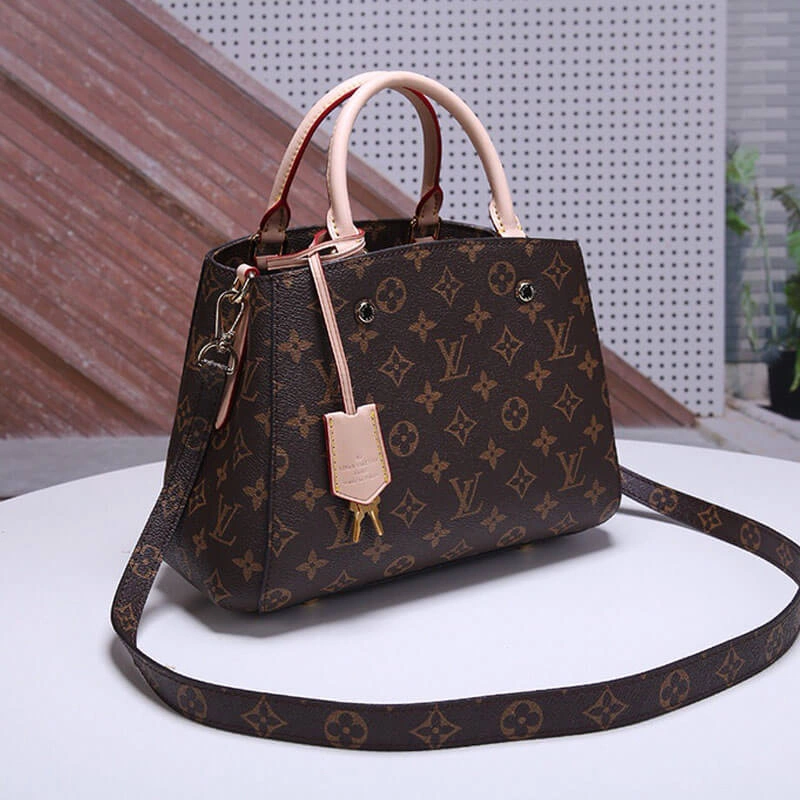 LV Montaigne BB Handbag Casual 699