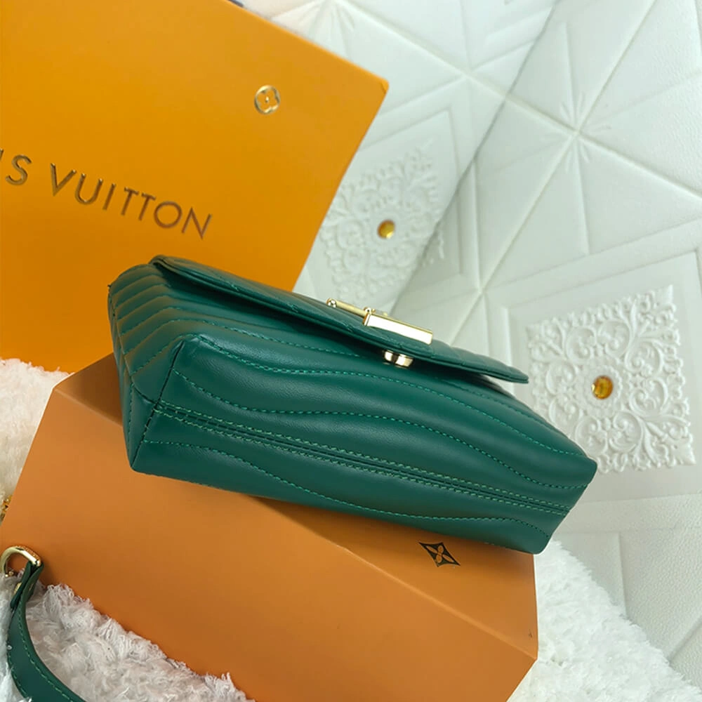 DailyWear LV NEW WAVE CHAIN BAG 558