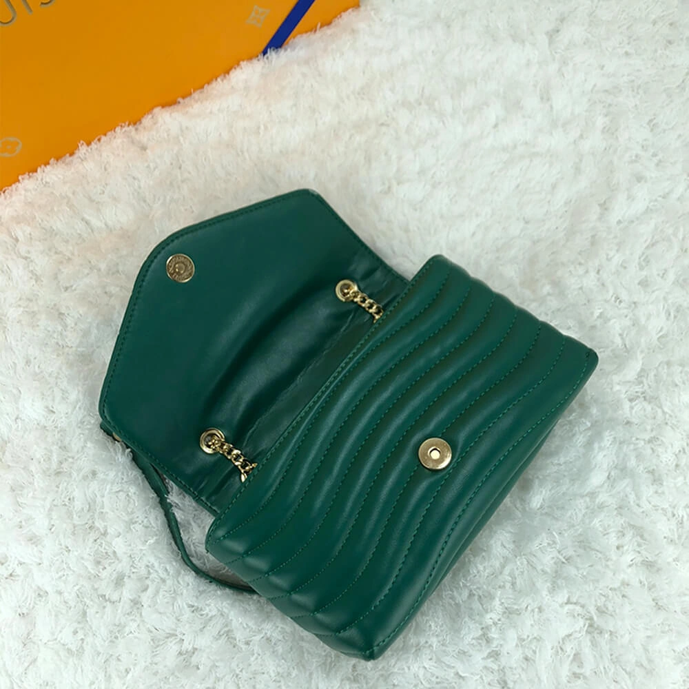 DailyWear LV NEW WAVE CHAIN BAG 558