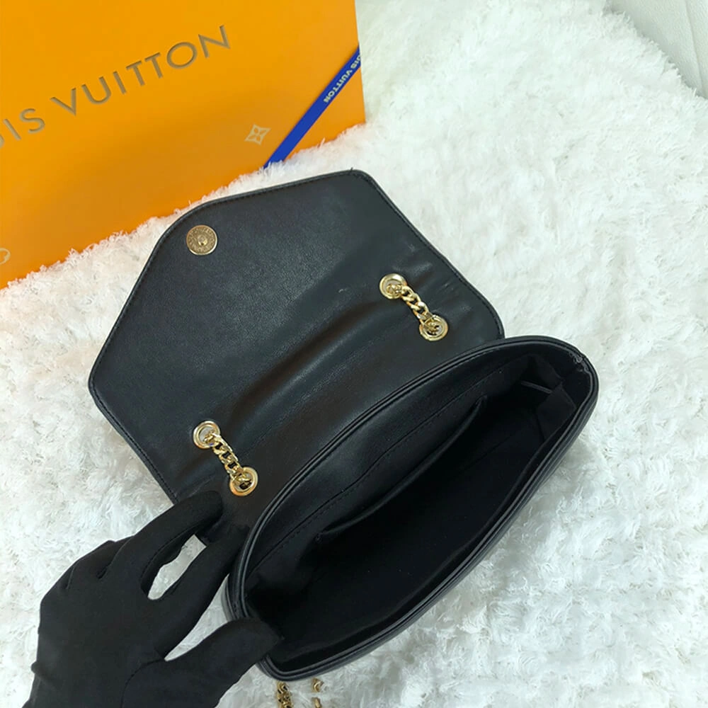 MultiPurpose LV NEW WAVE CHAIN BAG 551