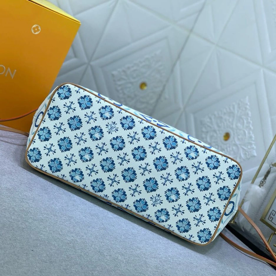 LV Neverfull MM MoistureWicking 322