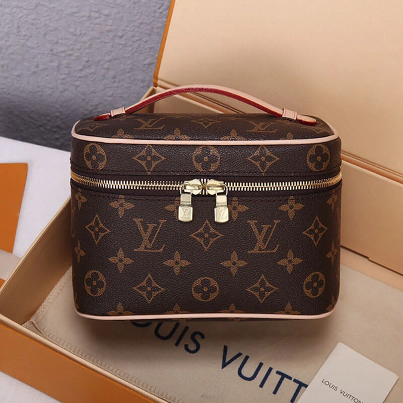 LV Nice Mini Toiletry Pouch Casual 697