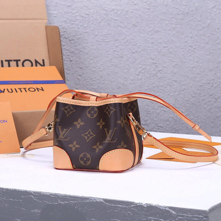 WeatherProof LV Noe Purse 728