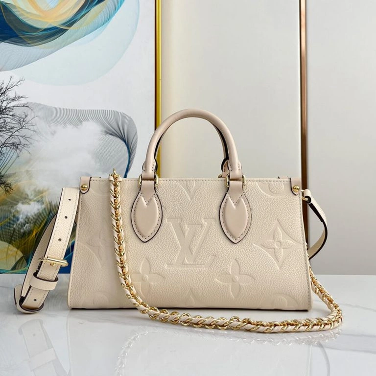 LV OnTheGo East West Popular 403