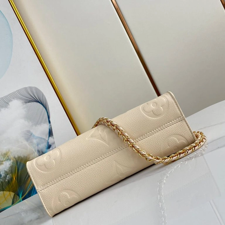 LV OnTheGo East West Popular 403