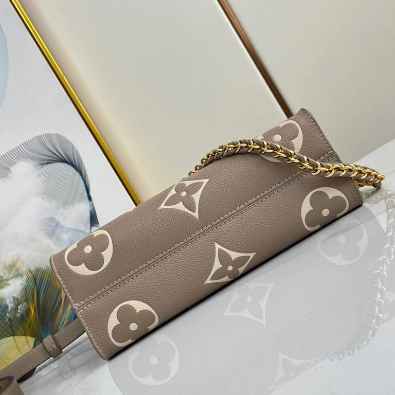 LV OnTheGo East West FashionForward 416