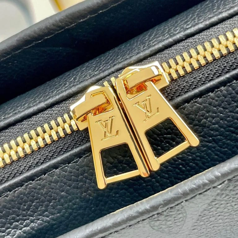 Bright LV OnTheGo East West 402