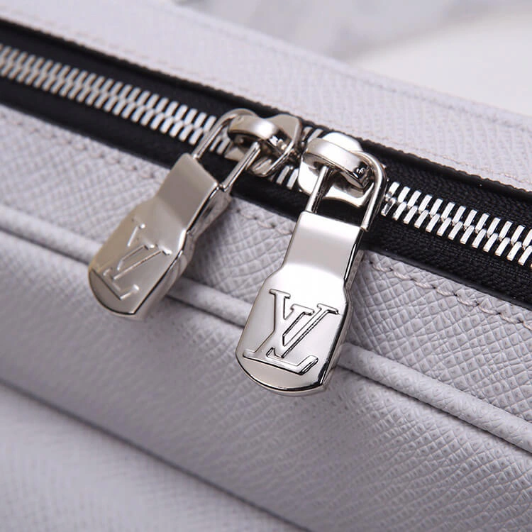 Seasonal LV Outdoor Messenger 782