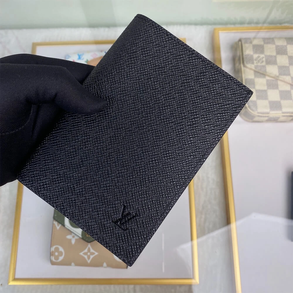 AllSeason LV PASSPORT COVER 492