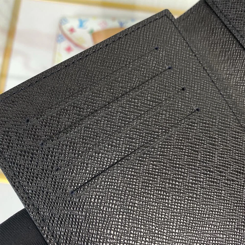 AllSeason LV PASSPORT COVER 492
