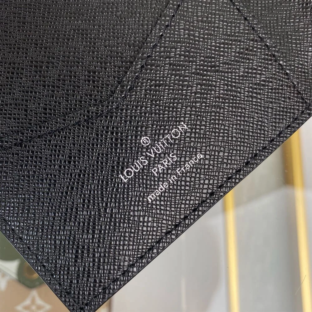 AllSeason LV PASSPORT COVER 492