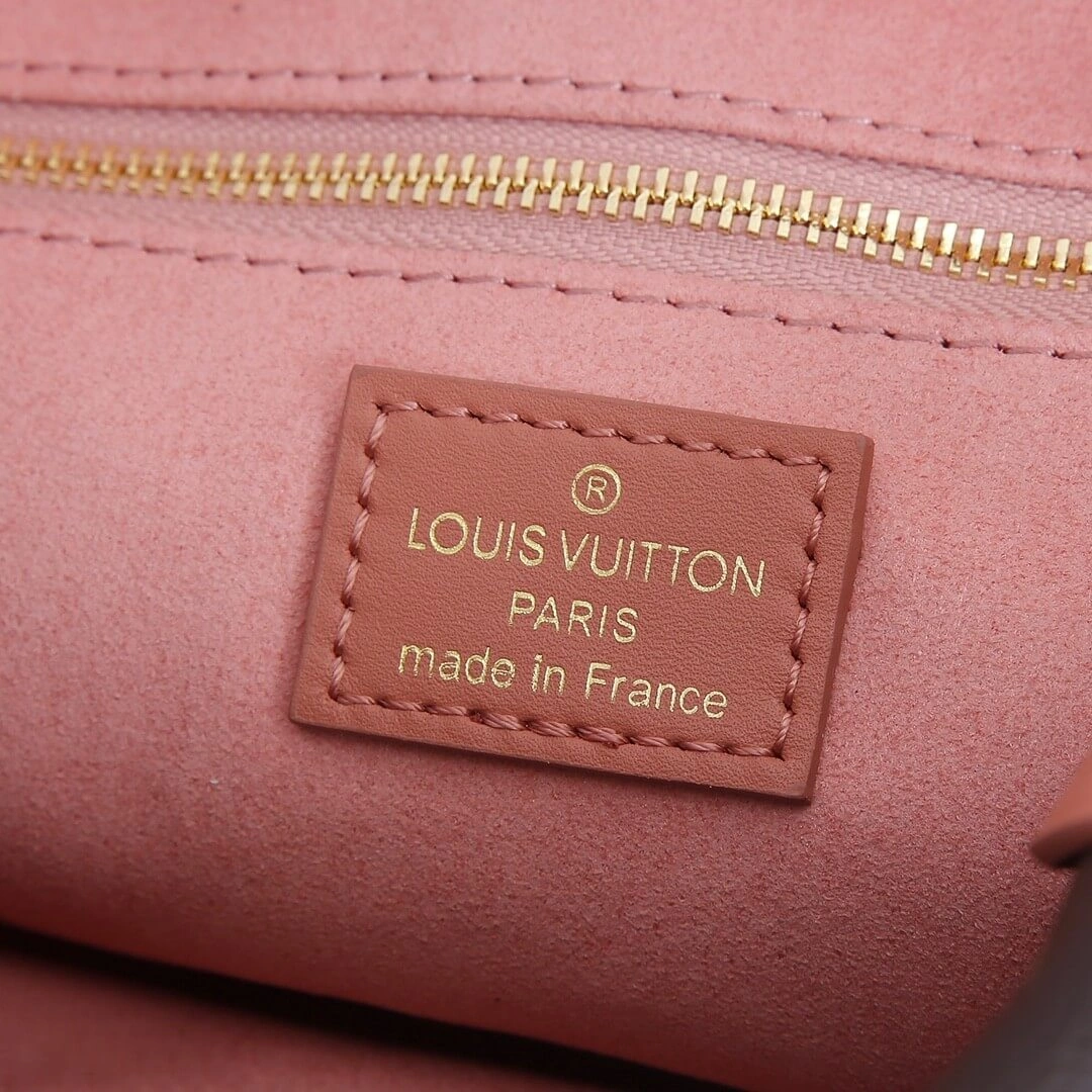 Original LV Petite Malle Souple Handbag 411