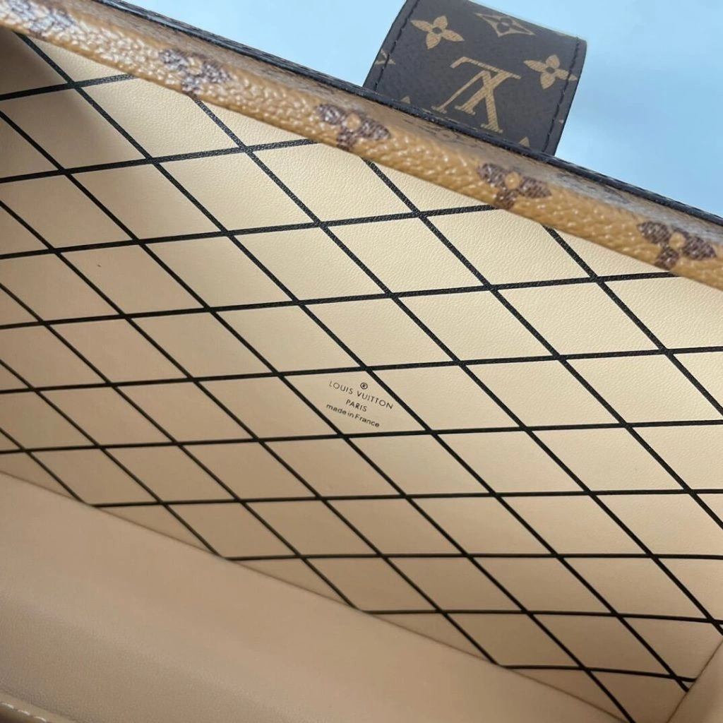 Trendy LV Petite MalleLV Petite Malle 207