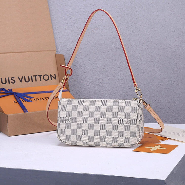 Lightweight LV Pochette Accessoires 715