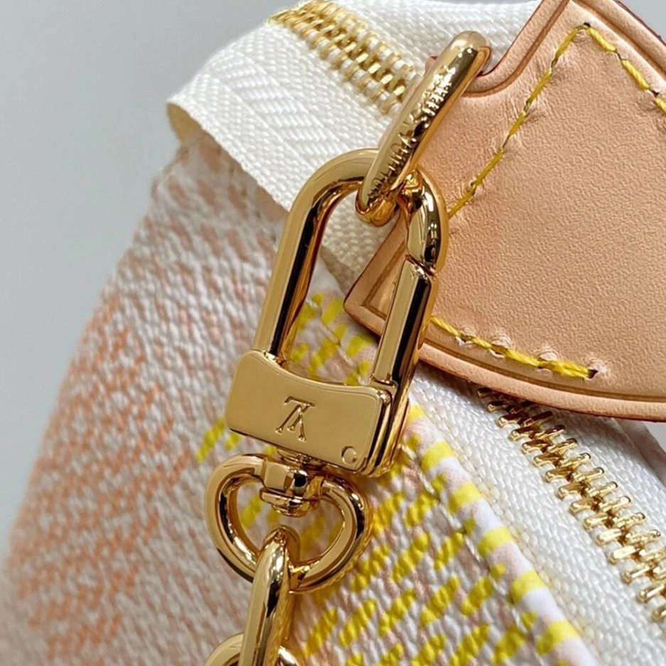 SunProtective LV Pochette Accessoires 438