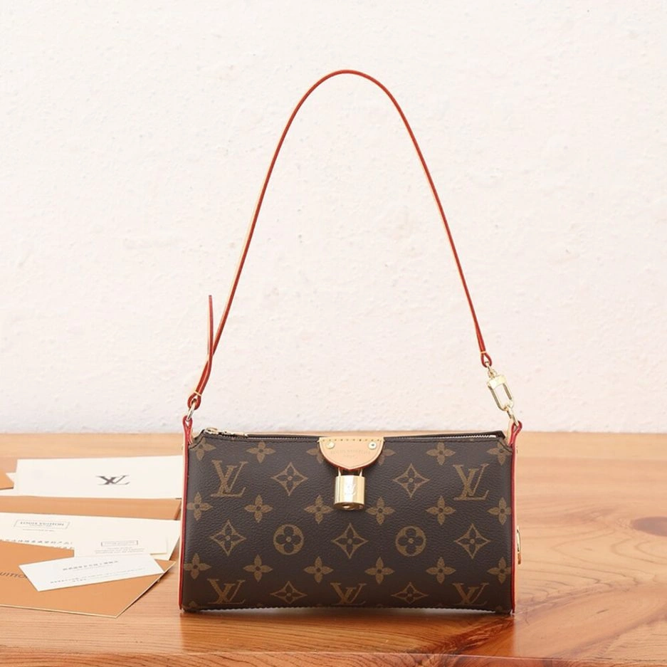 DailyWear LV Pochette Tirette 421