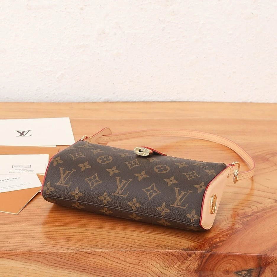 DailyWear LV Pochette Tirette 421