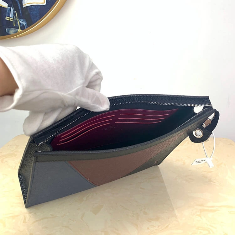 Tailored LV Pochette Voyage MM 769