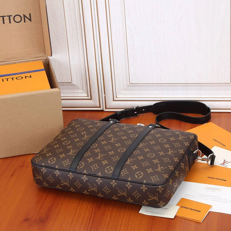 LV Porte-Documents Voyage PM Comfortable 759