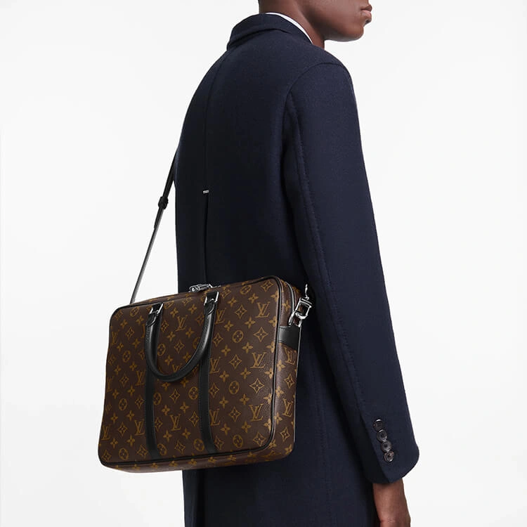 LV Porte-Documents Voyage PM Comfortable 759
