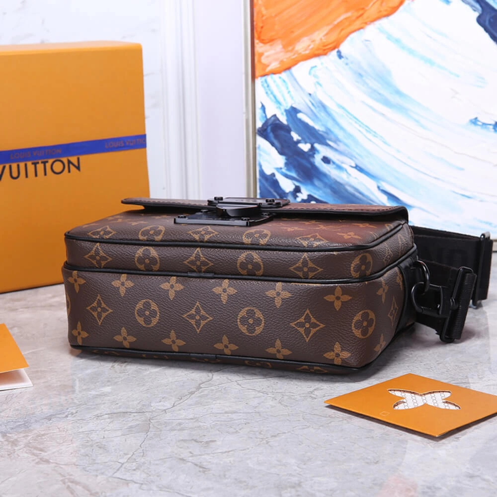 LV S LOCK MESSENGER Versatile 477