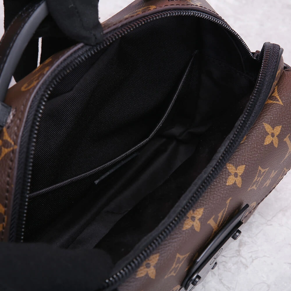 LV S LOCK MESSENGER Versatile 477