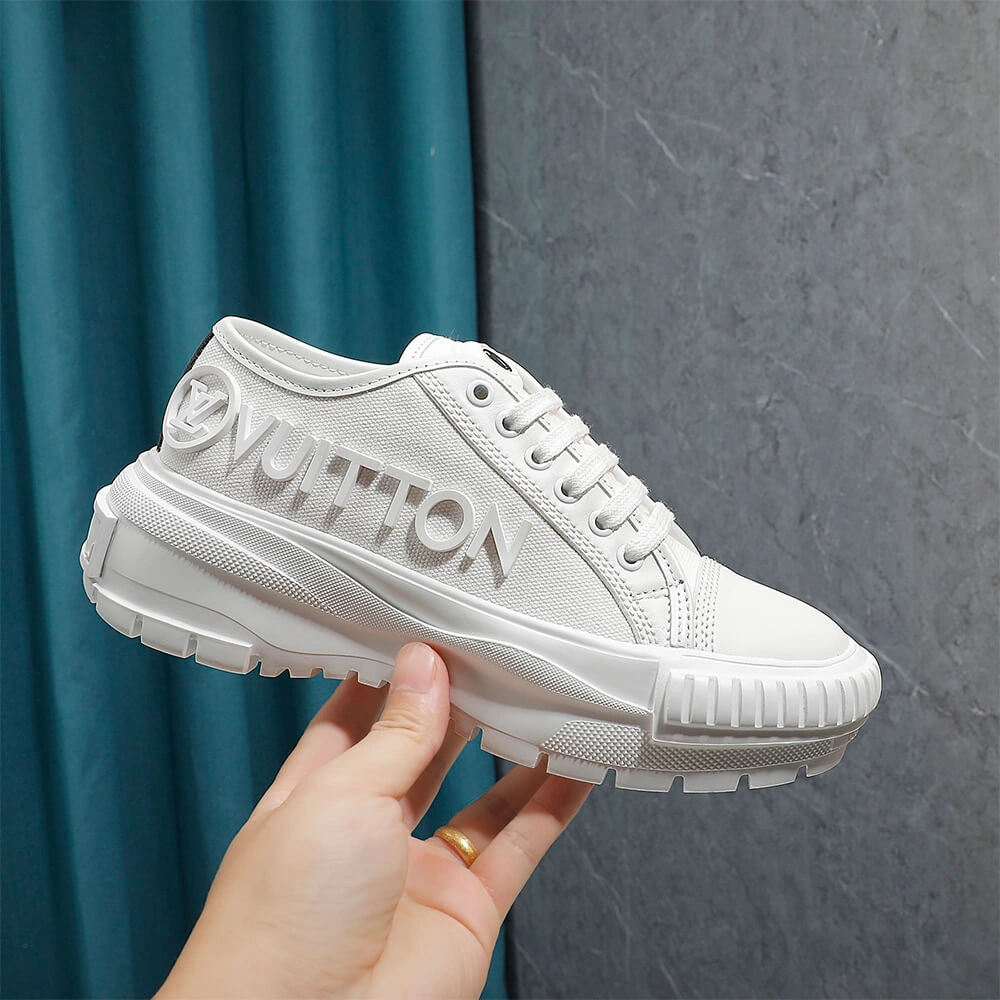 Trendsetting LV SQUAD SNEAKER 48
