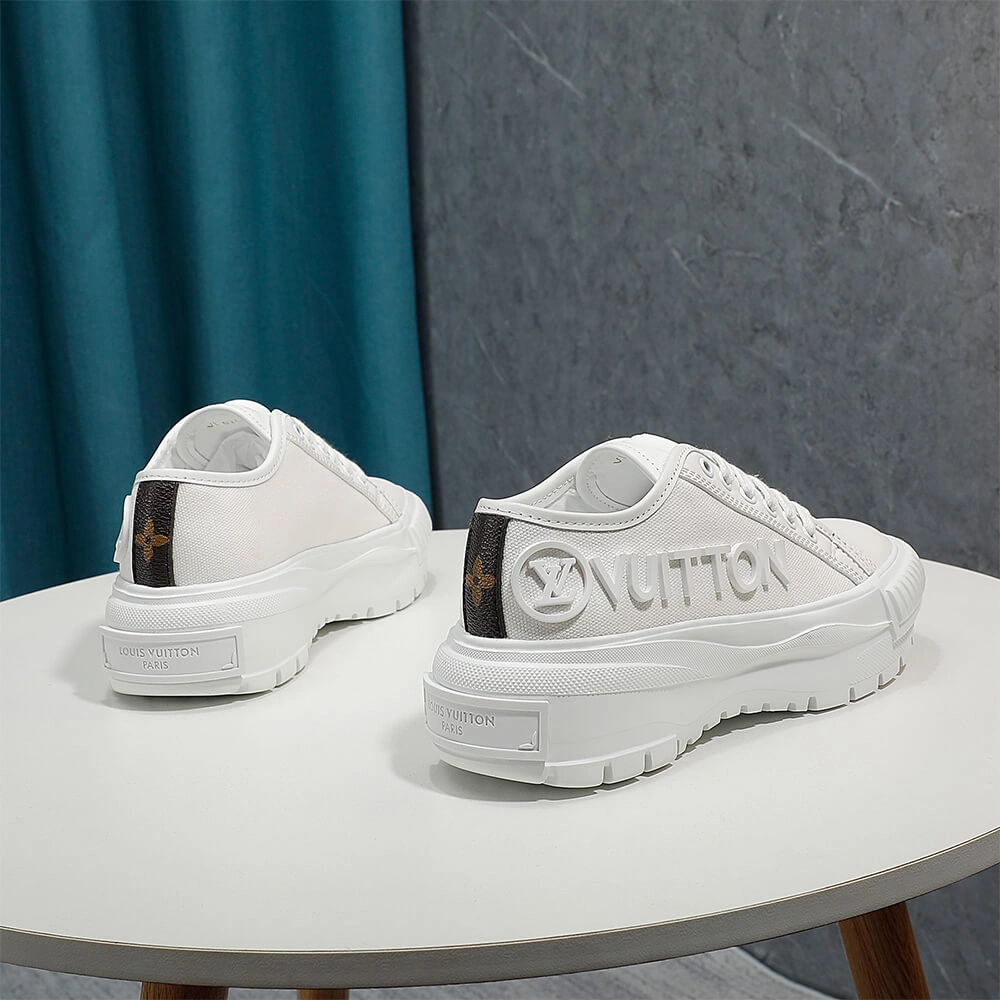 Trendsetting LV SQUAD SNEAKER 48