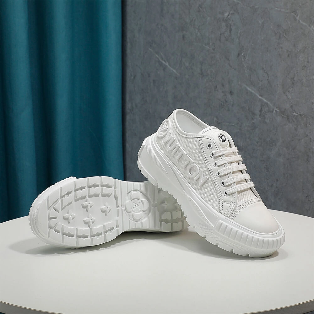 Trendsetting LV SQUAD SNEAKER 48