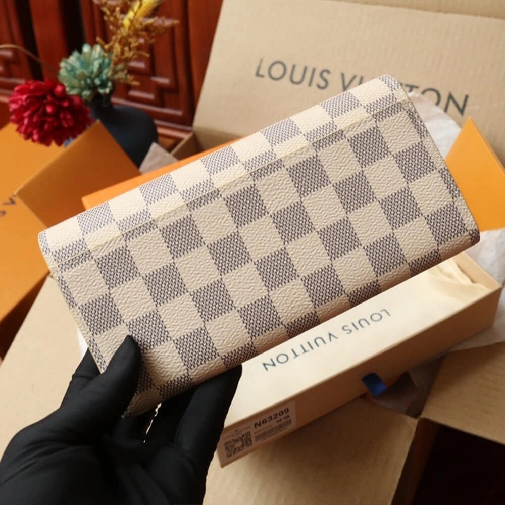 SunProtective LV Sarah Wallet 216