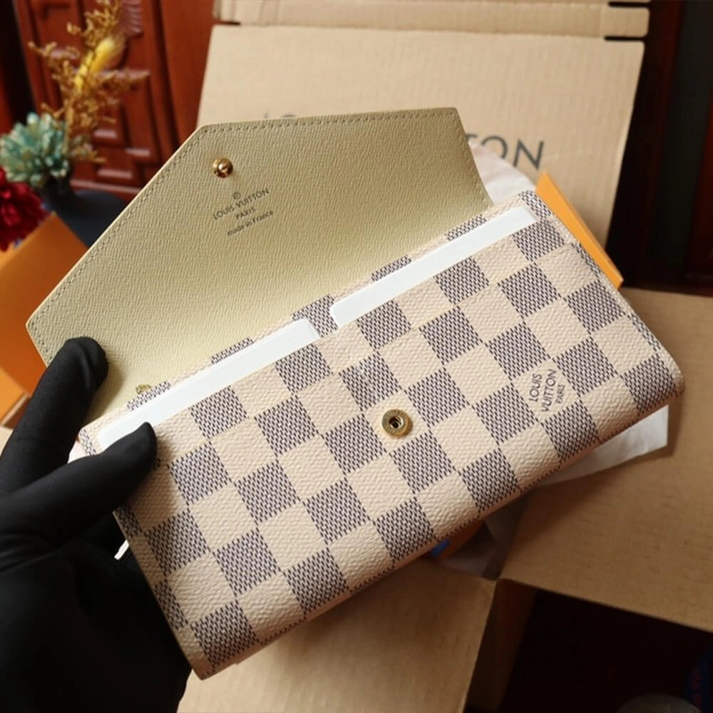 SunProtective LV Sarah Wallet 216