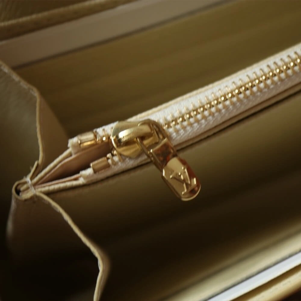 Durable LV Sarah Wallet 372