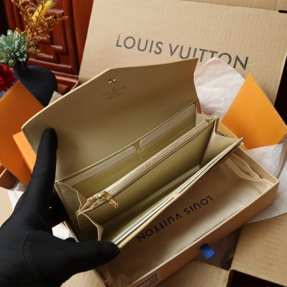 SunProtective LV Sarah Wallet 216