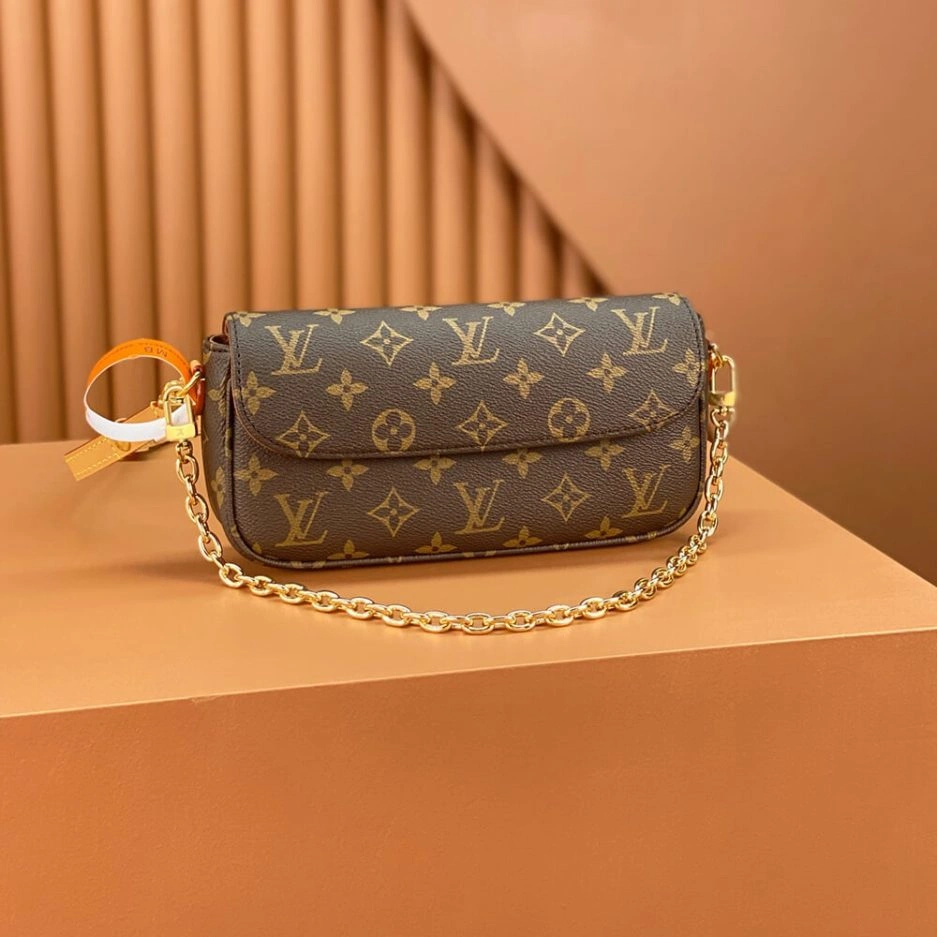 Versatile LV Wallet On Chain Ivy 365
